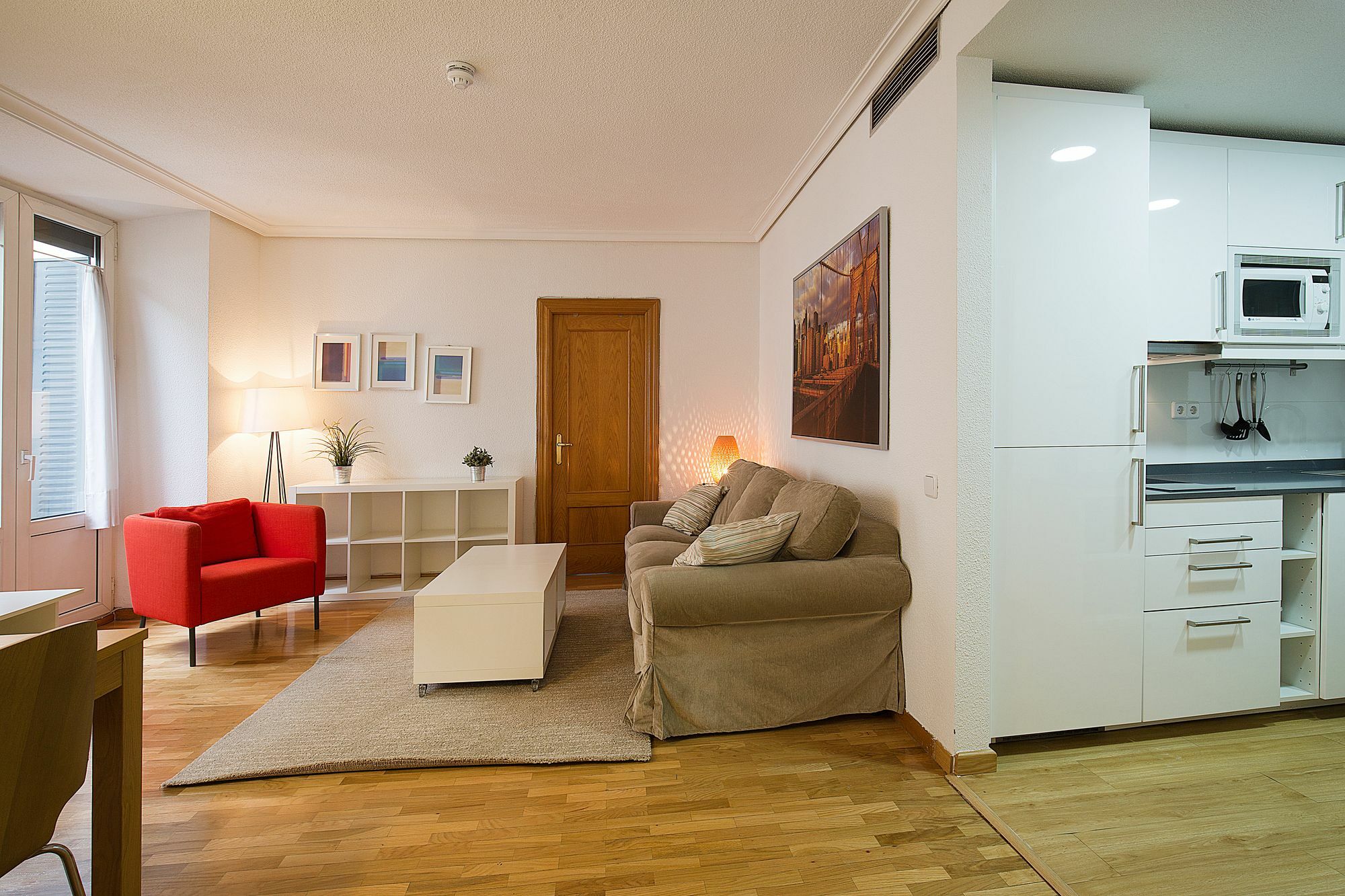 Apartamentos San Lorenzo 26 Мадрид Экстерьер фото