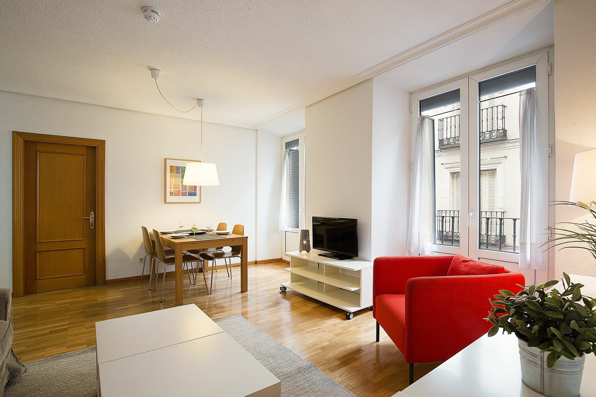 Apartamentos San Lorenzo 26 Мадрид Экстерьер фото